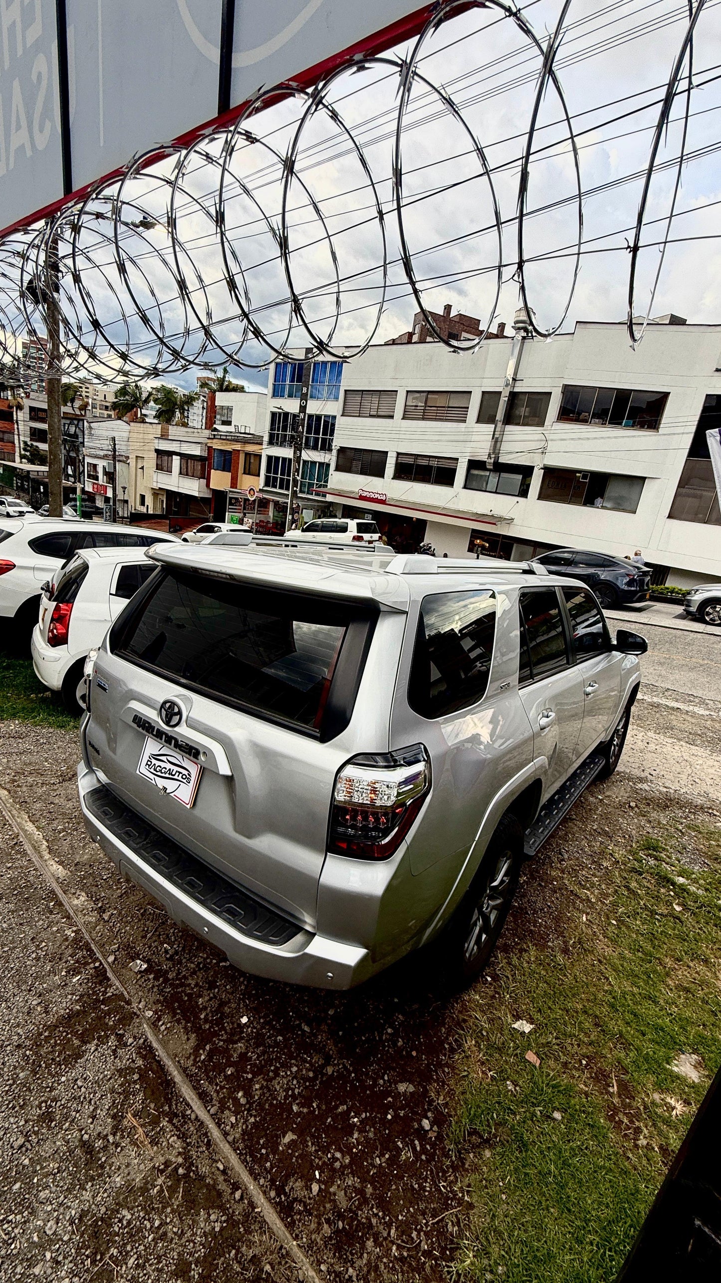TOYOTA 4RUNNER SR5 4.0 2022 AUTOMÁTICA