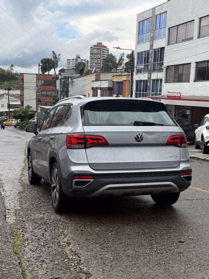 VOLKSWAGEN TAOS HIGHLINE 1.4 TURBO 2022 AUTOMÁTICA