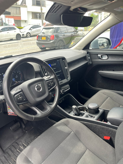 VOLVO XC40 T4 2.0 TURBO 4x2 2021 AUTOMÁTICA