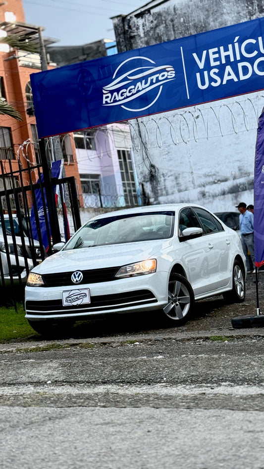 VOLKSWAGEN JETTA TRENDLINE 2.0 2018 AUTOMÁTICO