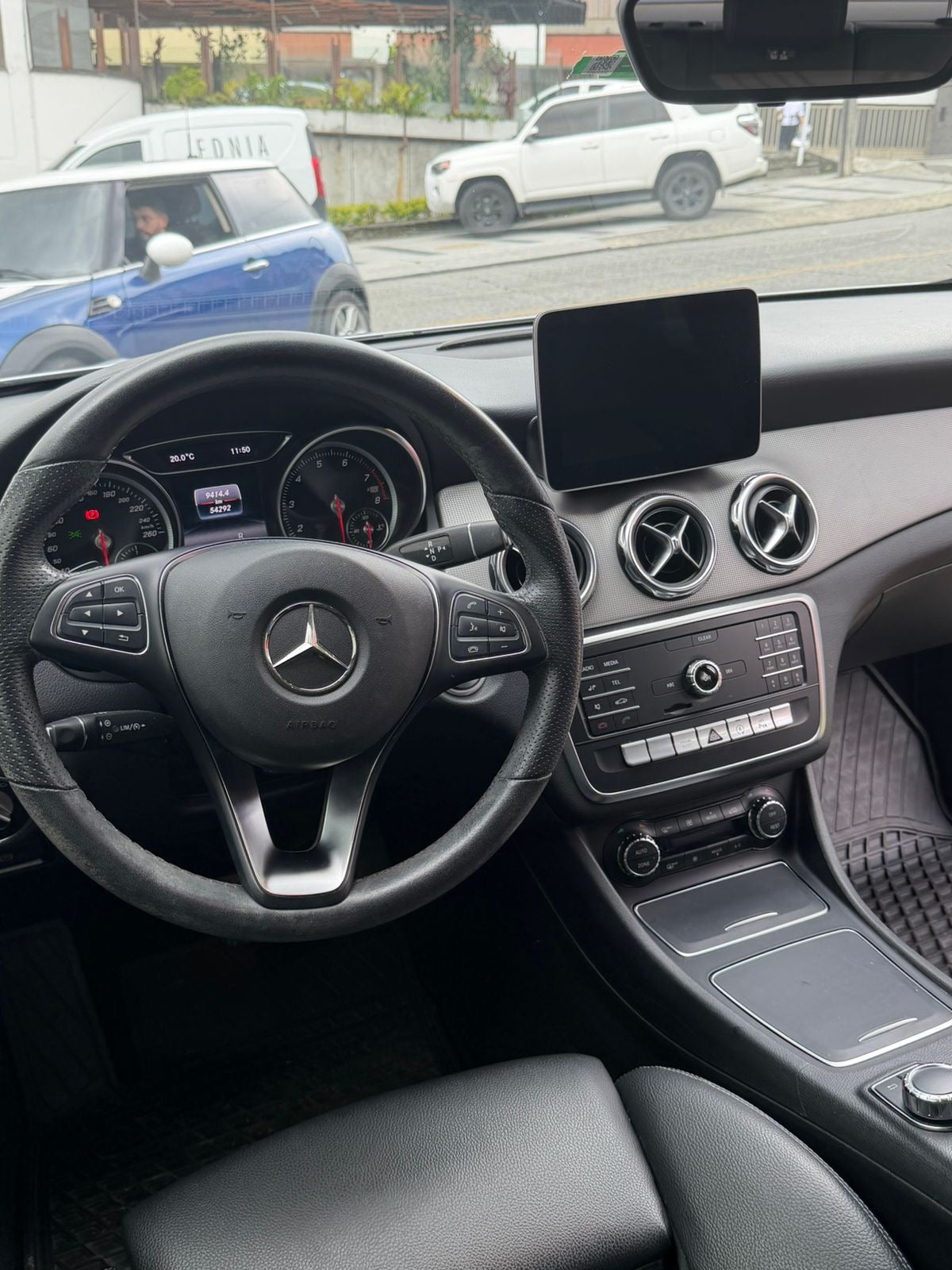 MERCEDES BENZ GLA200 1.6 TURBO 2020 AUTOMÁTICA