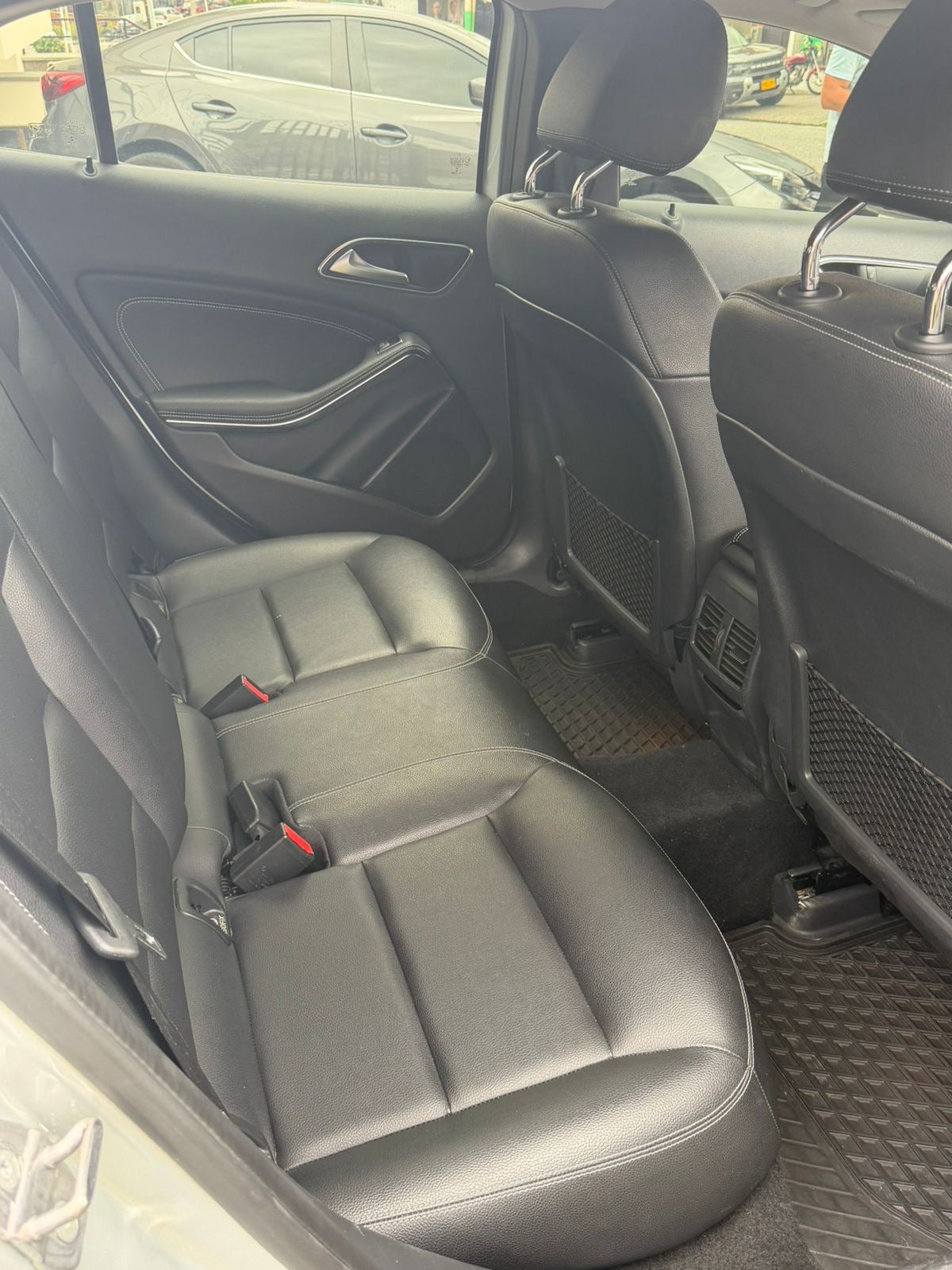 MERCEDES BENZ GLA200 1.6 TURBO 2020 AUTOMÁTICA