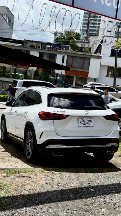 MERCEDES BENZ GLA200 1.4 TURBO 2023 AUTOMÁTICA