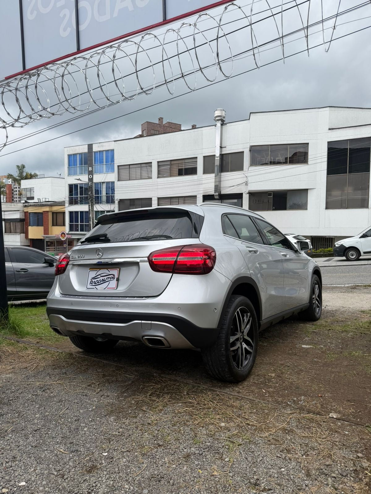 MERCEDES BENZ GLA200 1.6 TURBO 2020 AUTOMÁTICA