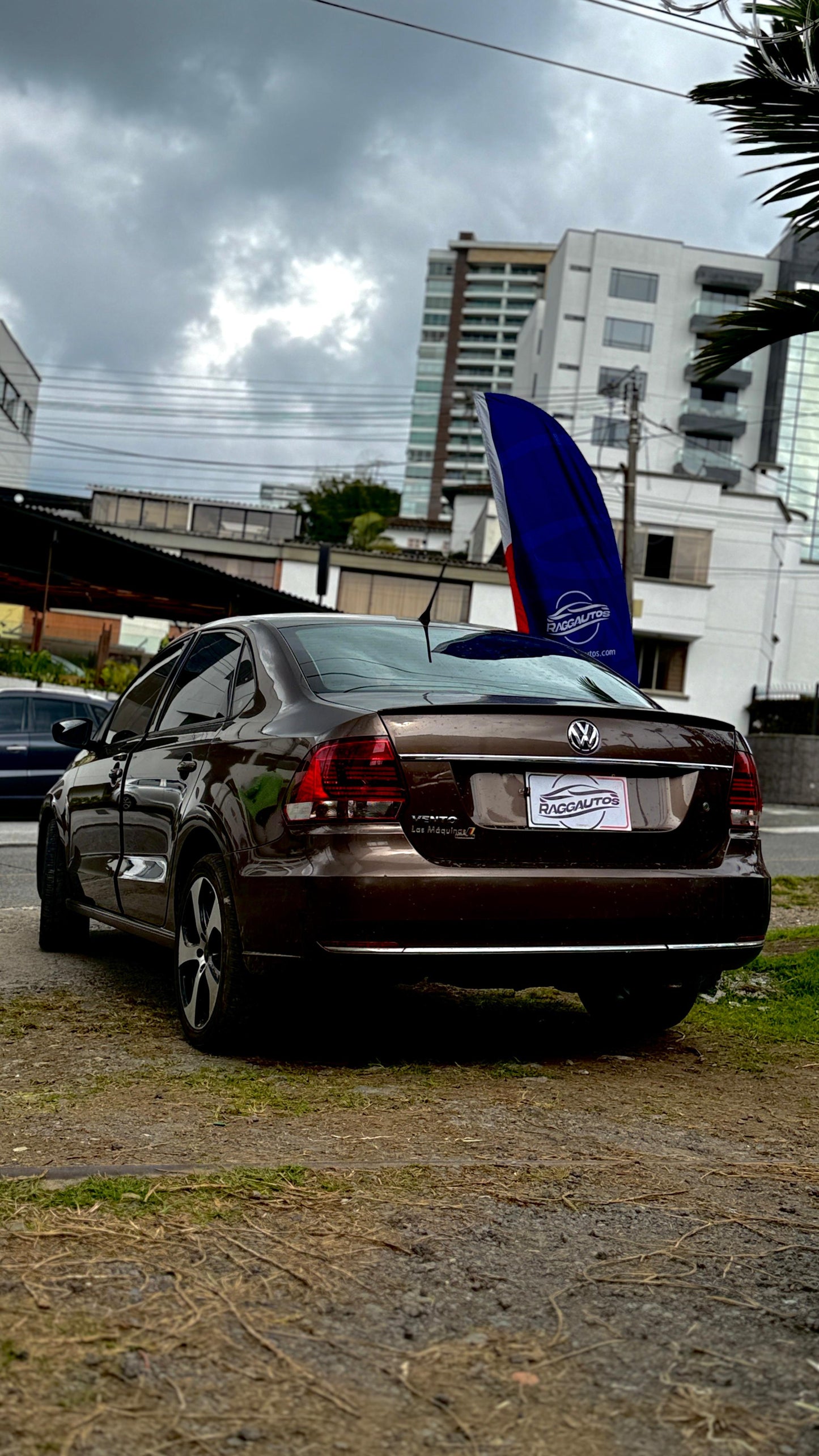 VOLKSWAGEN VENTO 1.6 2016 AUTOMÁTICO