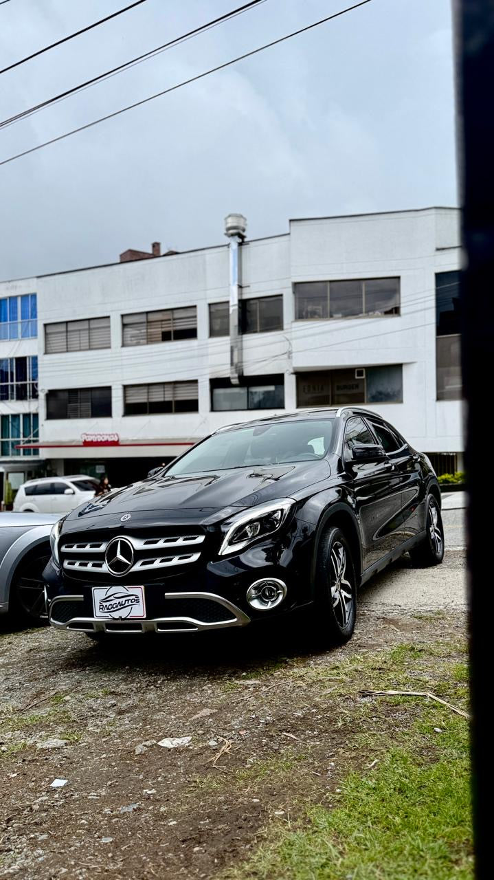 MERCEDES BENZ GLA200 1.6 TURBO 2020 AUTOMÁTICA