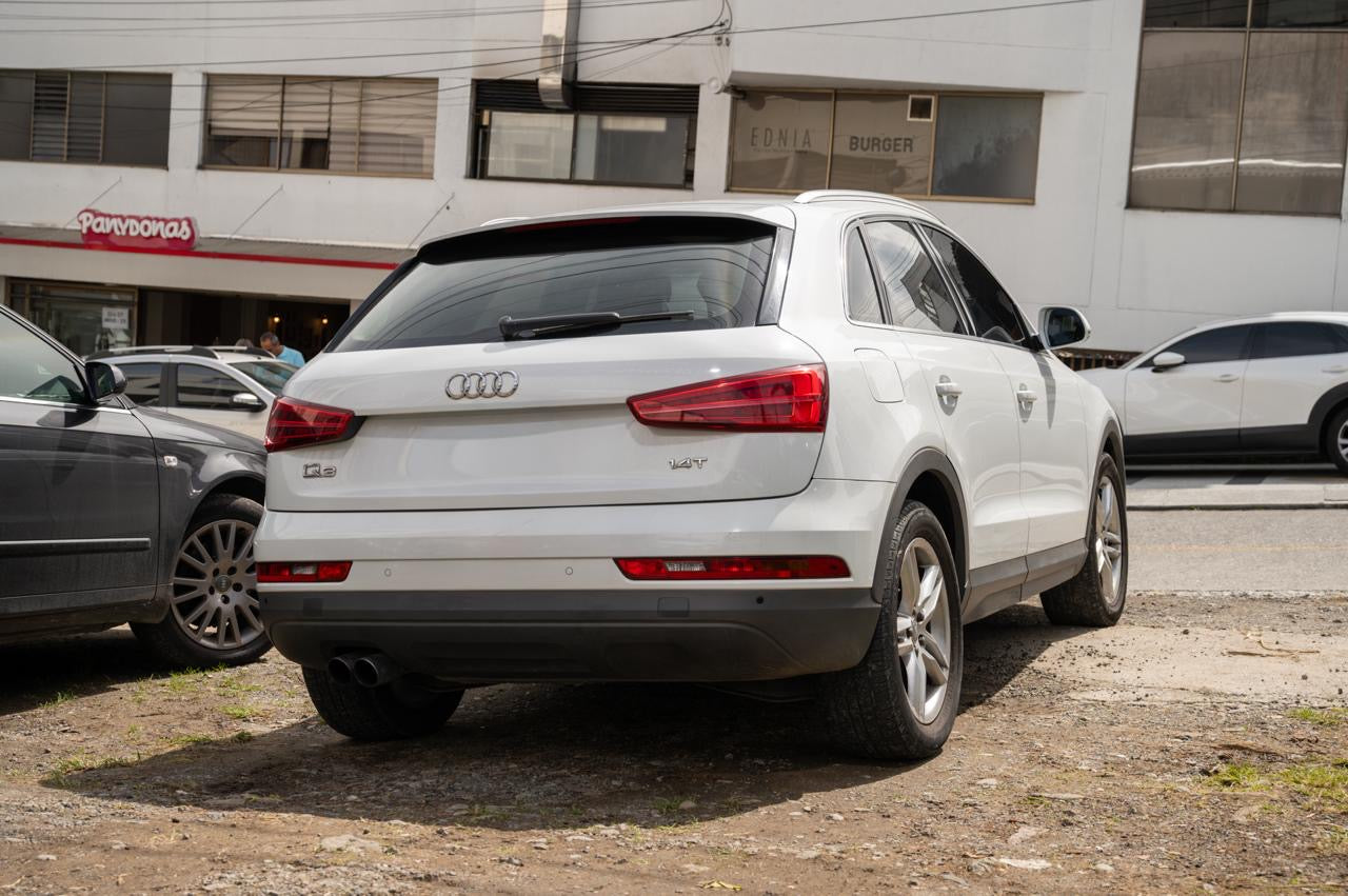 AUDI Q3 AMBITION 1.4 TURBO 2017 AUTOMÁTICA
