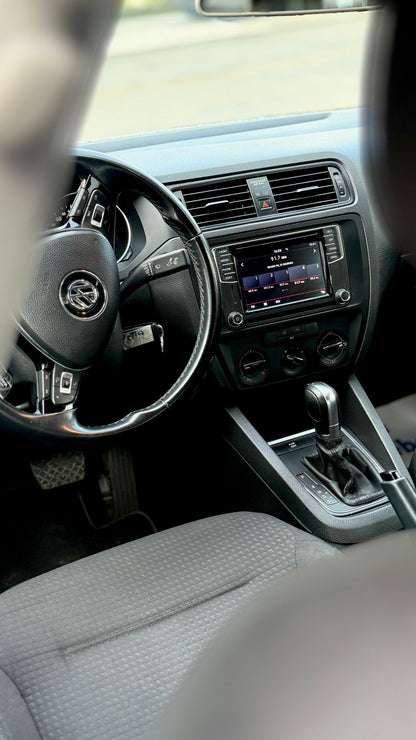 VOLKSWAGEN JETTA TRENDLINE 2.0 2018 AUTOMÁTICO