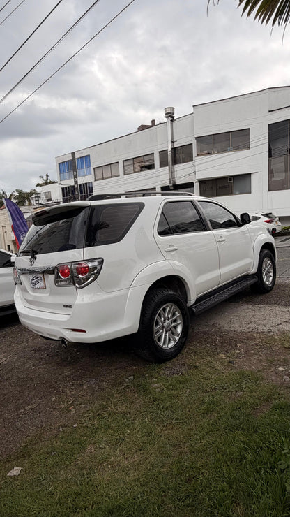 TOYOTA FORTUNER GASOLINA 4x2 2014 AUTOMÁTICA