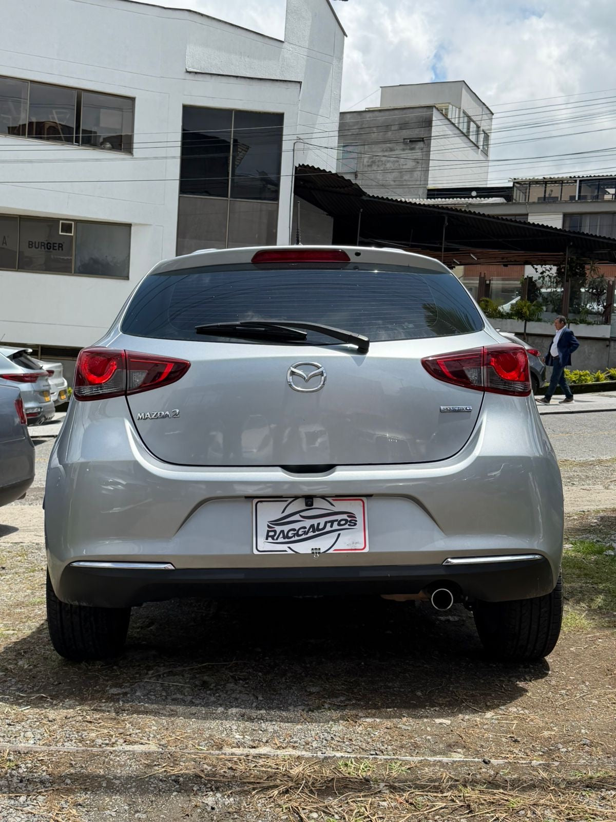 MAZDA 2 HATCHBACK SKYACTIV-G 1.5 2023 AUTOMÁTICO