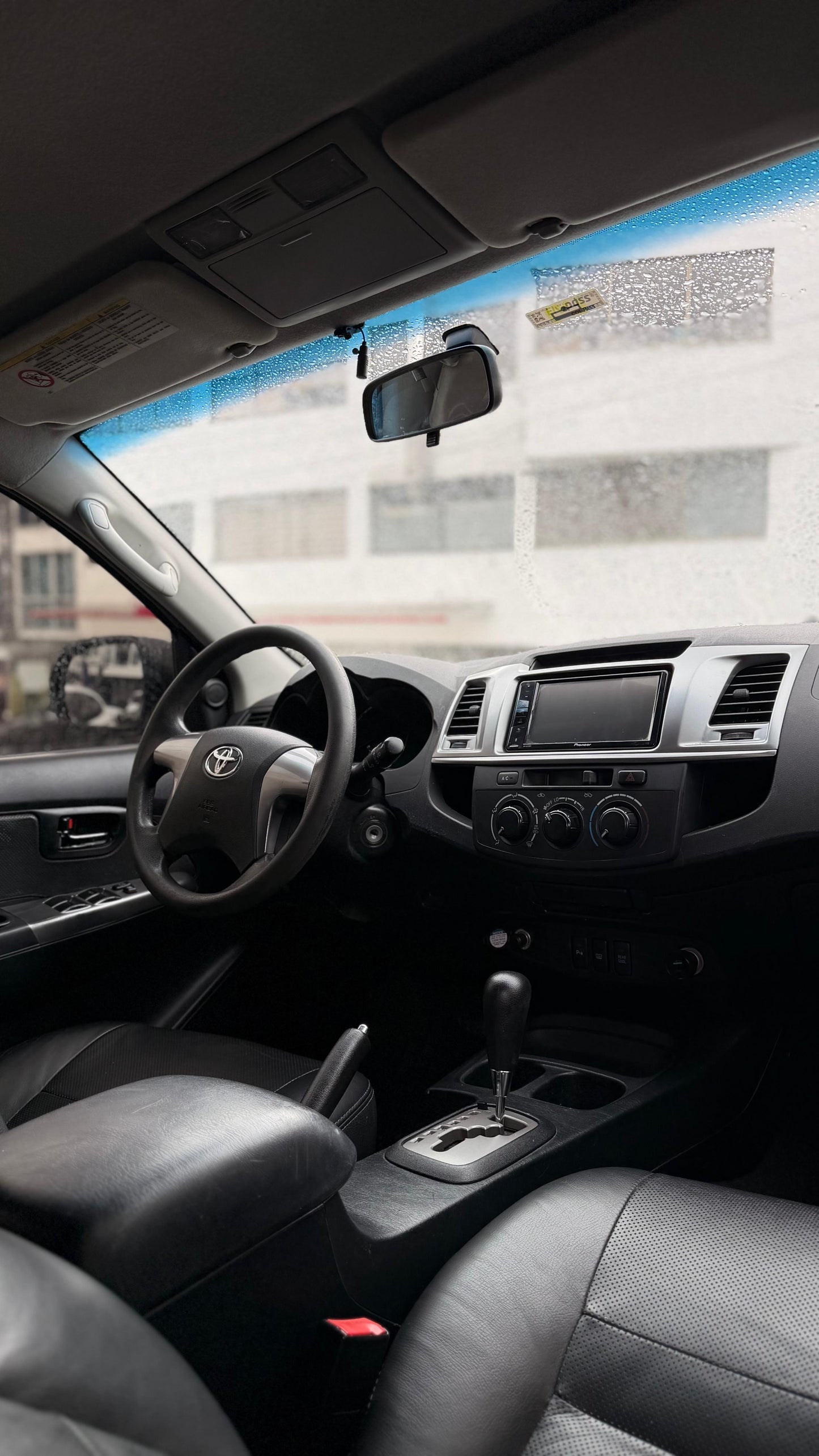 TOYOTA FORTUNER GASOLINA 4x2 2014 AUTOMÁTICA