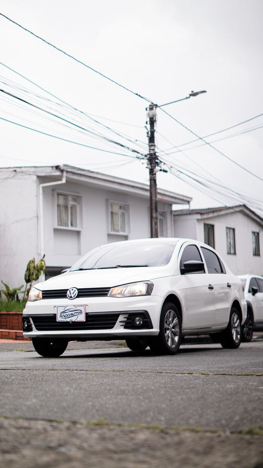 VOLKSWAGEN VOYAGE 1.6 COMFORTLINE 2016 MECÁNICO