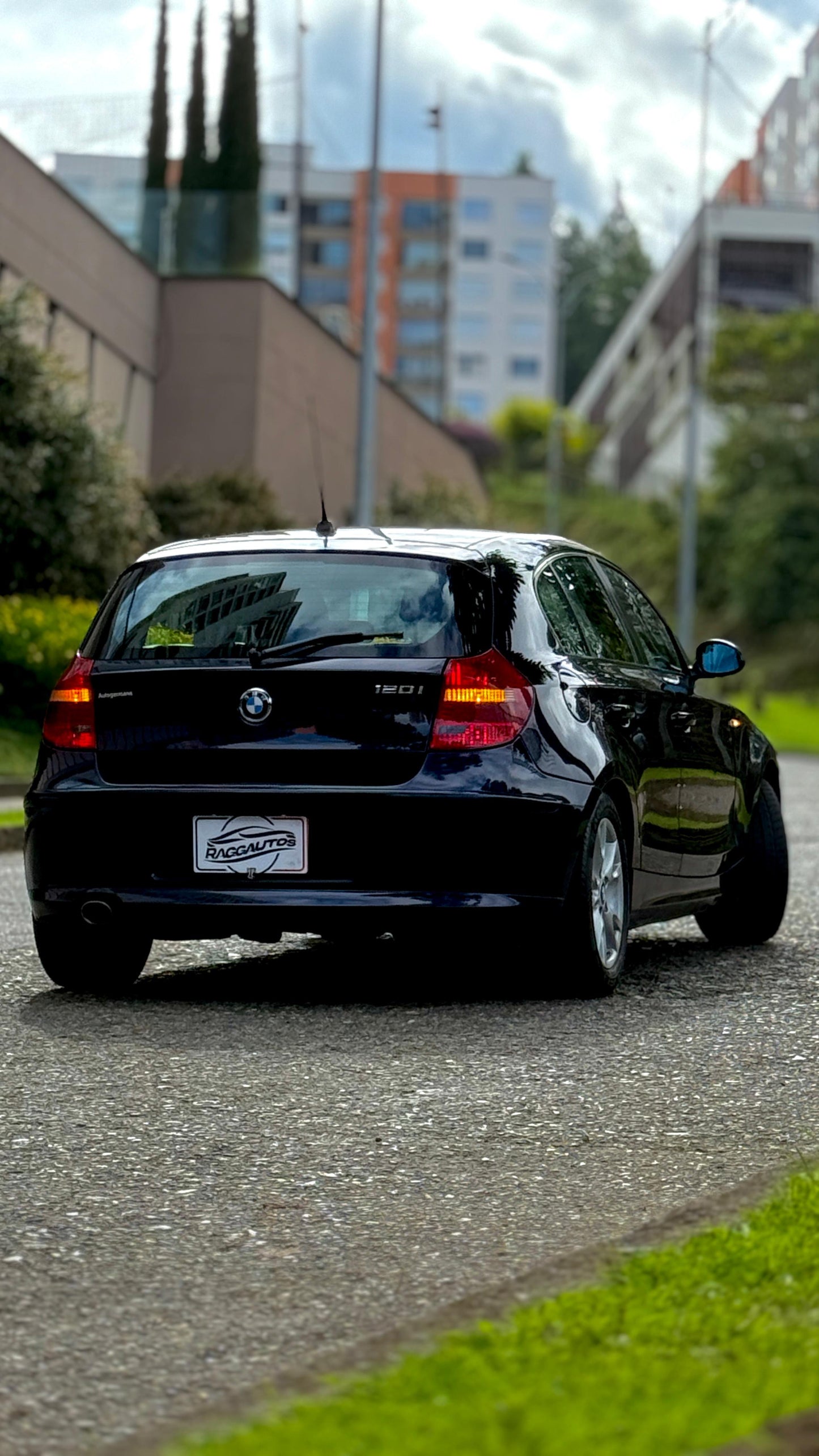 BMW 120i HATCHBACK 2.0 GASOLINA 2009 AUTOMÁTICO