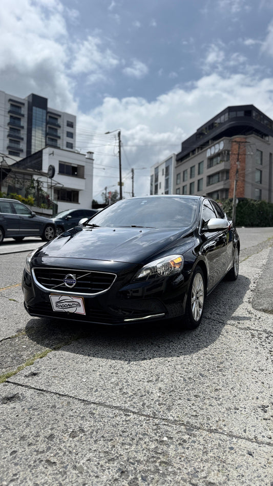 VOLVO V40 2.0 TURBO 2013 AUTOMÁTICO
