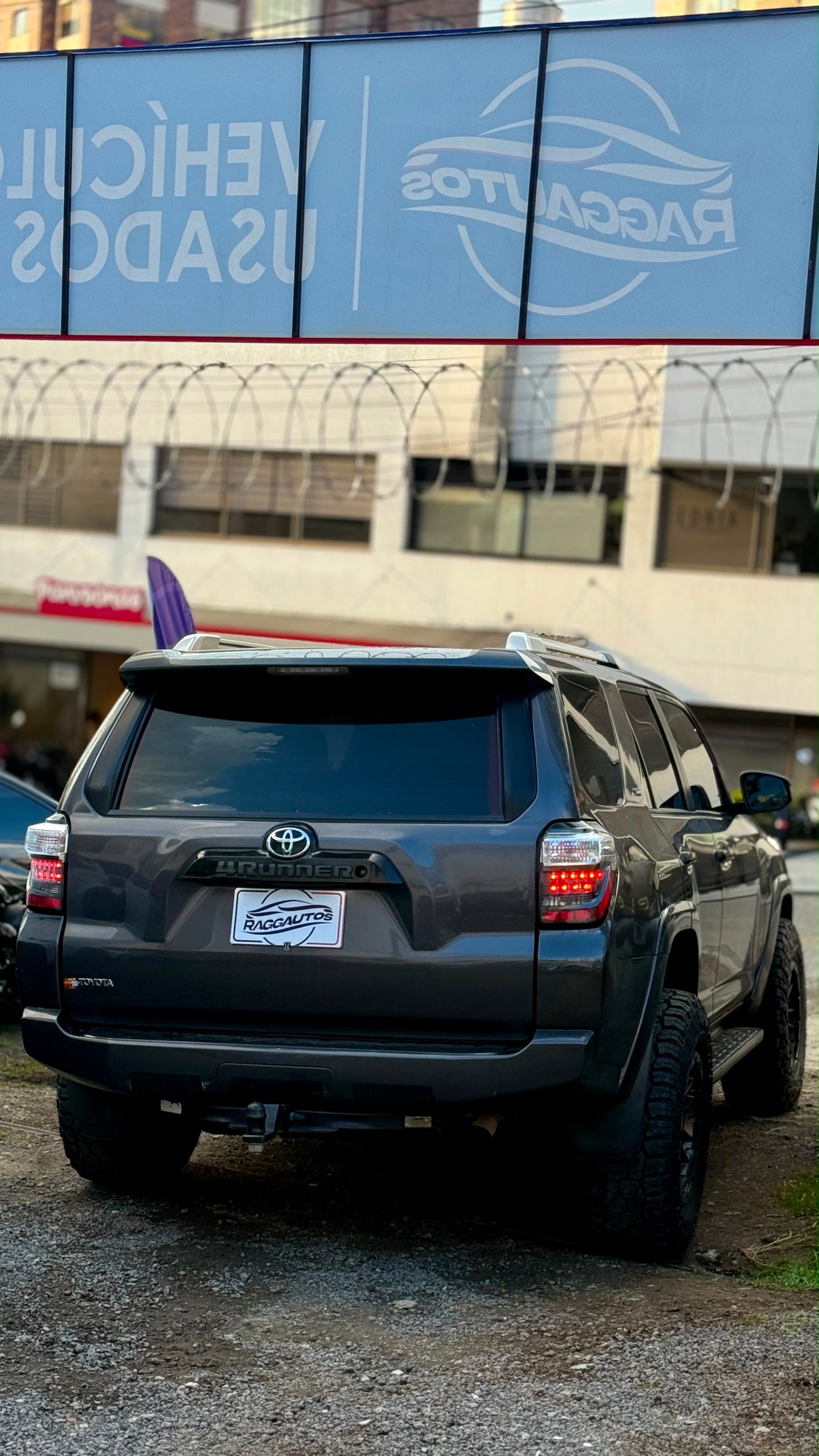 TOYOTA 4RUNNER SR5 4.0 4x4 2016 AUTOMÁTICA