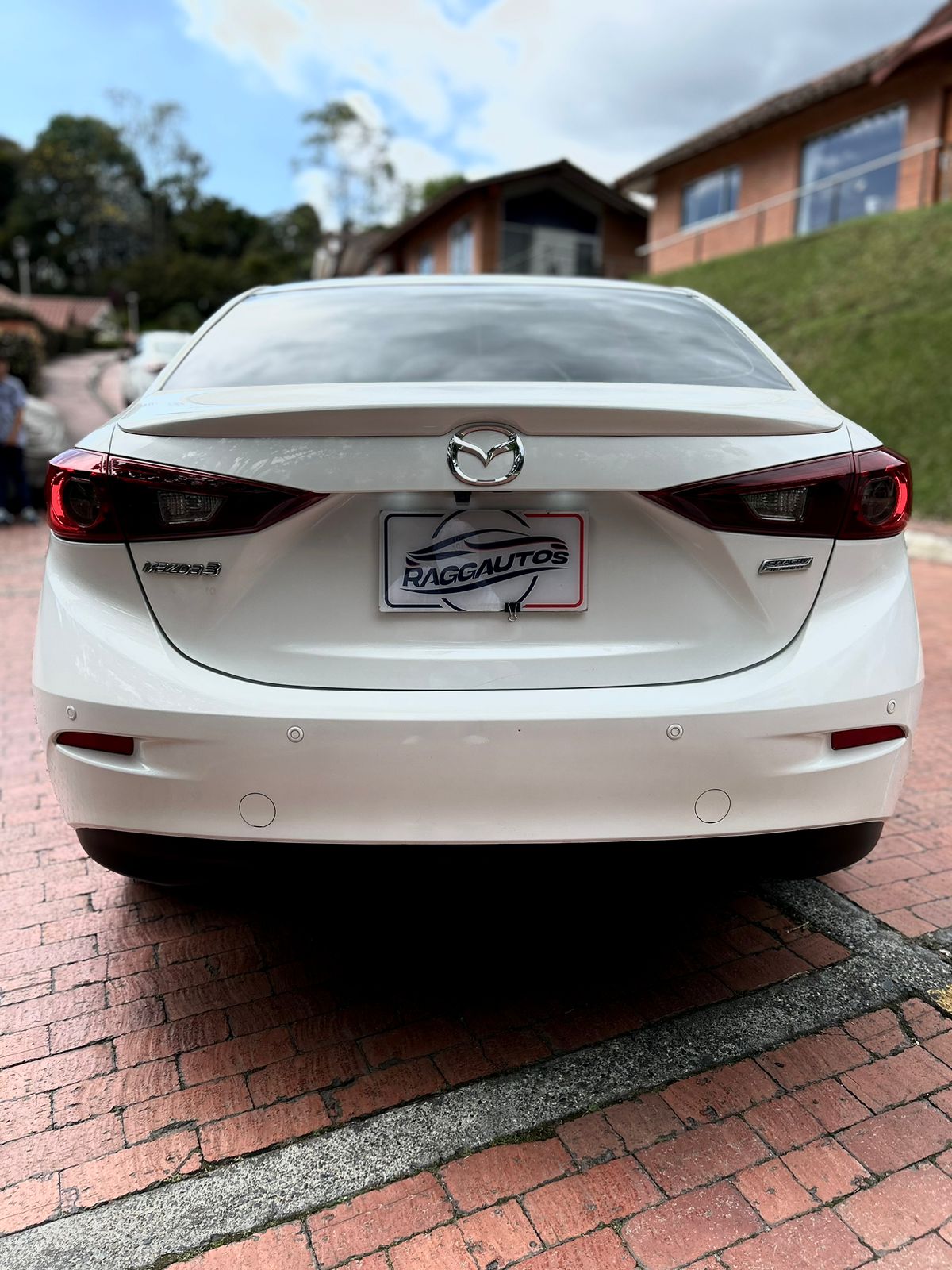 MAZDA 3 TOURING MECÁNICO SEDÁN 2.0 2018 MECÁNICO