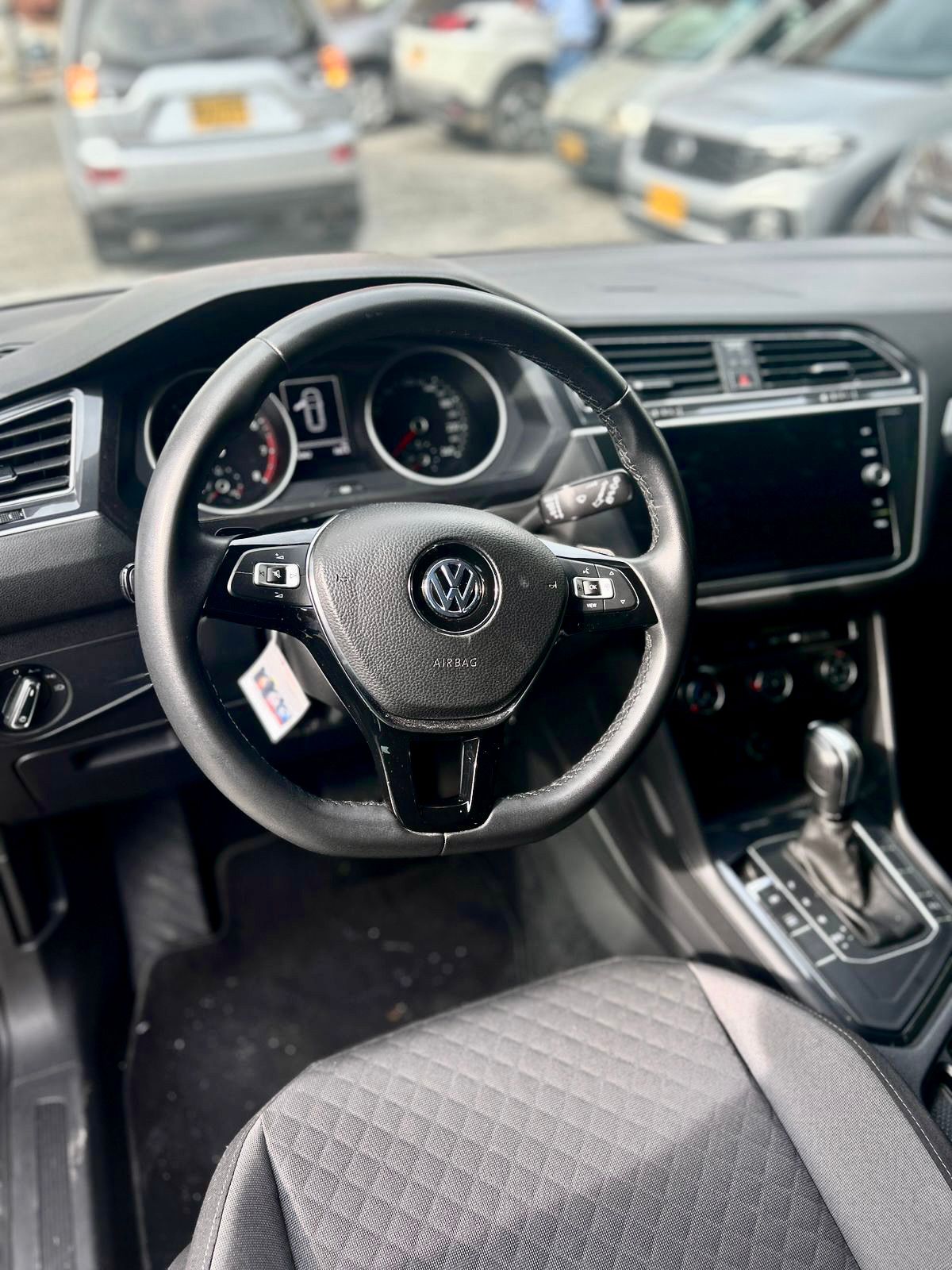 VOLKSWAGEN TIGUAN TSI 1.4 TURBO 2020 AUTOMÁTICA