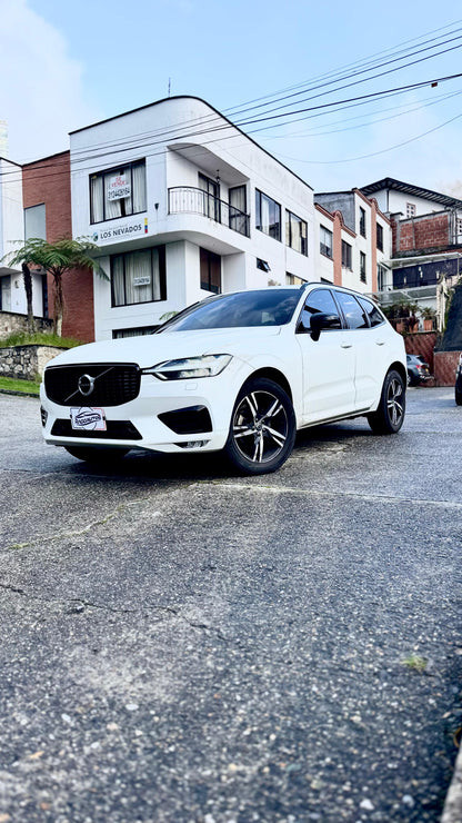 VOLVO XC60 T5 DESIGN VERSIÓN FULL 2021 AUTOMÁTICA