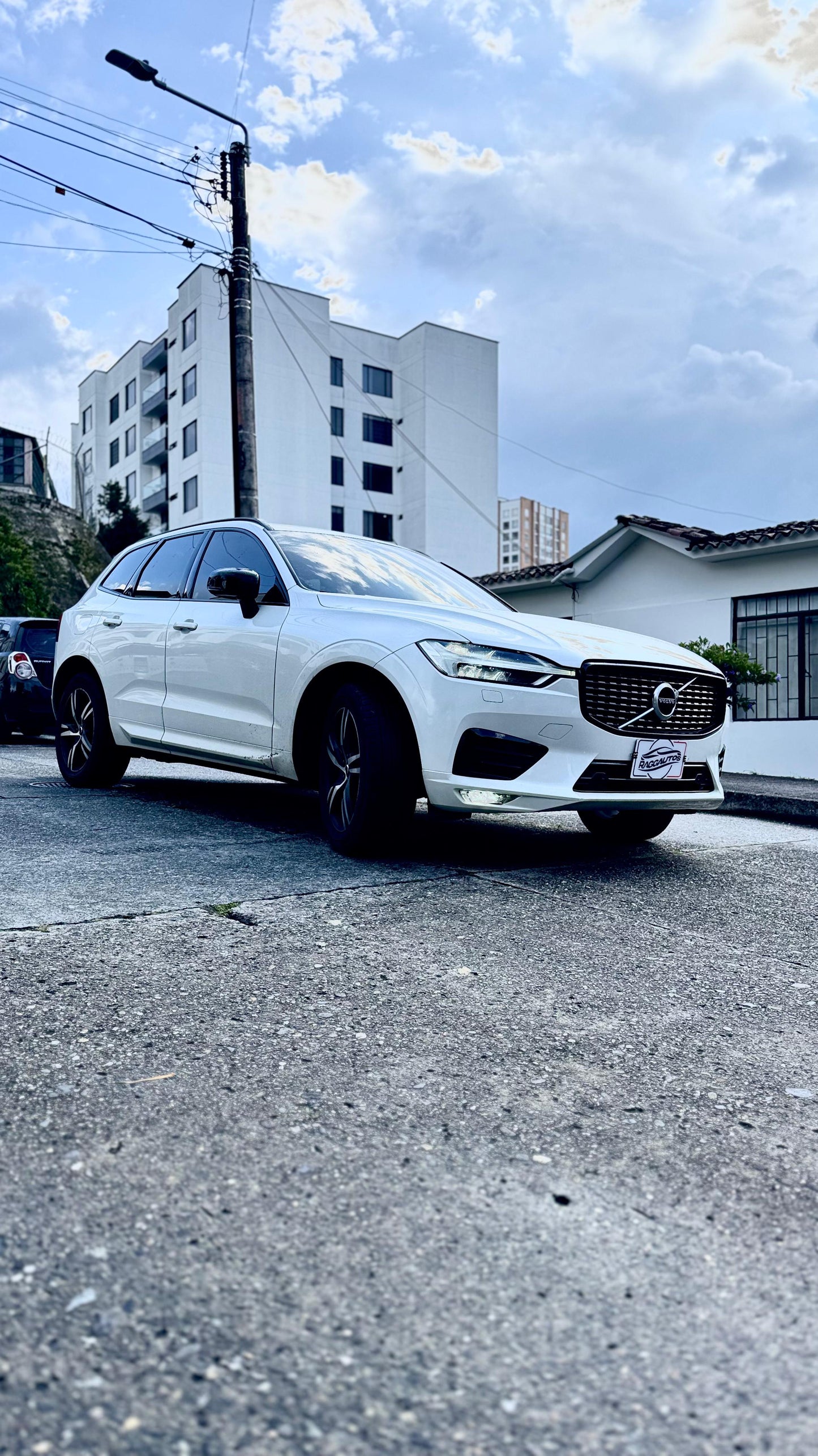 VOLVO XC60 T5 DESIGN VERSIÓN FULL 2021 AUTOMÁTICA