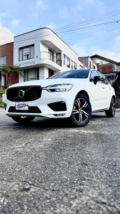 VOLVO XC60 T5 DESIGN VERSIÓN FULL 2021 AUTOMÁTICA