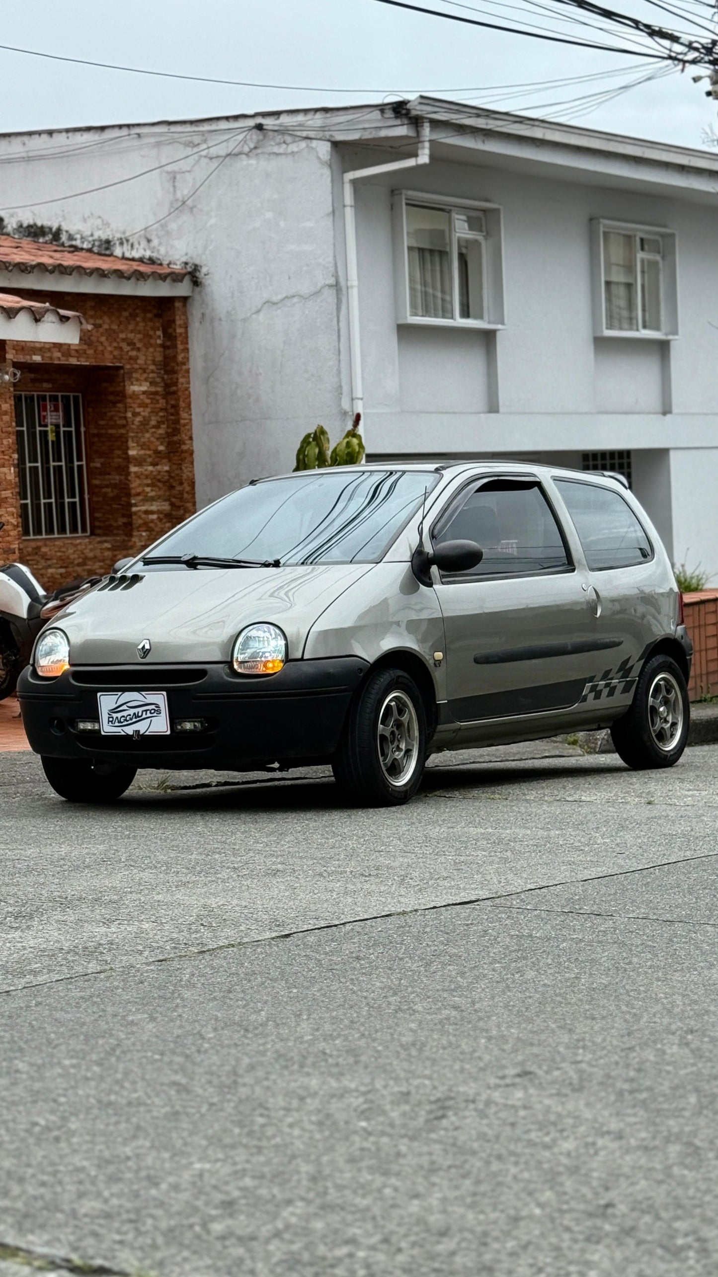 RENAULT TWINGO ACCESS 1.2 16V 2013 MECÁNICO