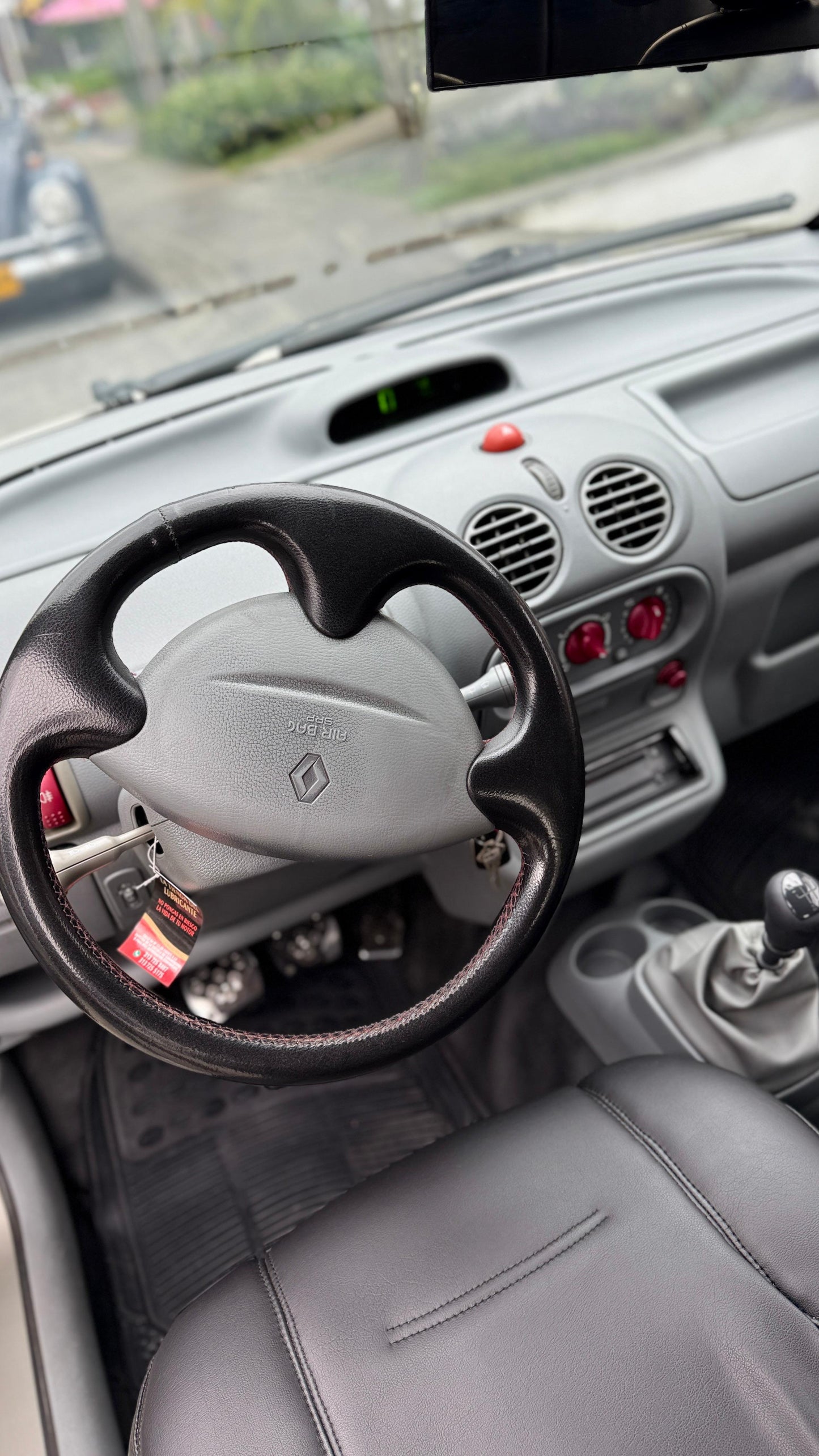RENAULT TWINGO ACCESS 1.2 16V 2013 MECÁNICO