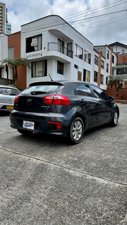 KIA RIO SPICE R 1.4 HATCHBACK 2016 AUTOMÁTICO