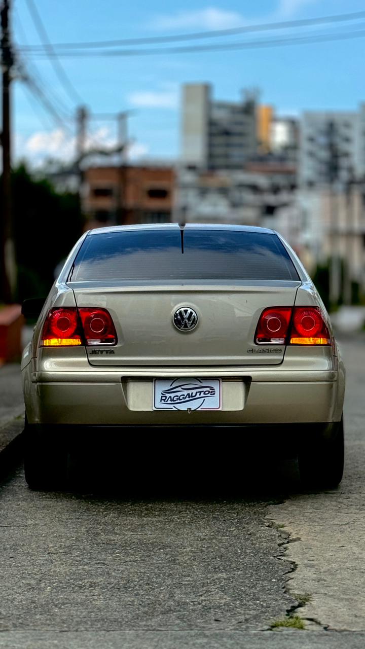 VOLKSWAGEN JETTA EUROPA CLÁSICO 2.0 2013 MECÁNICO