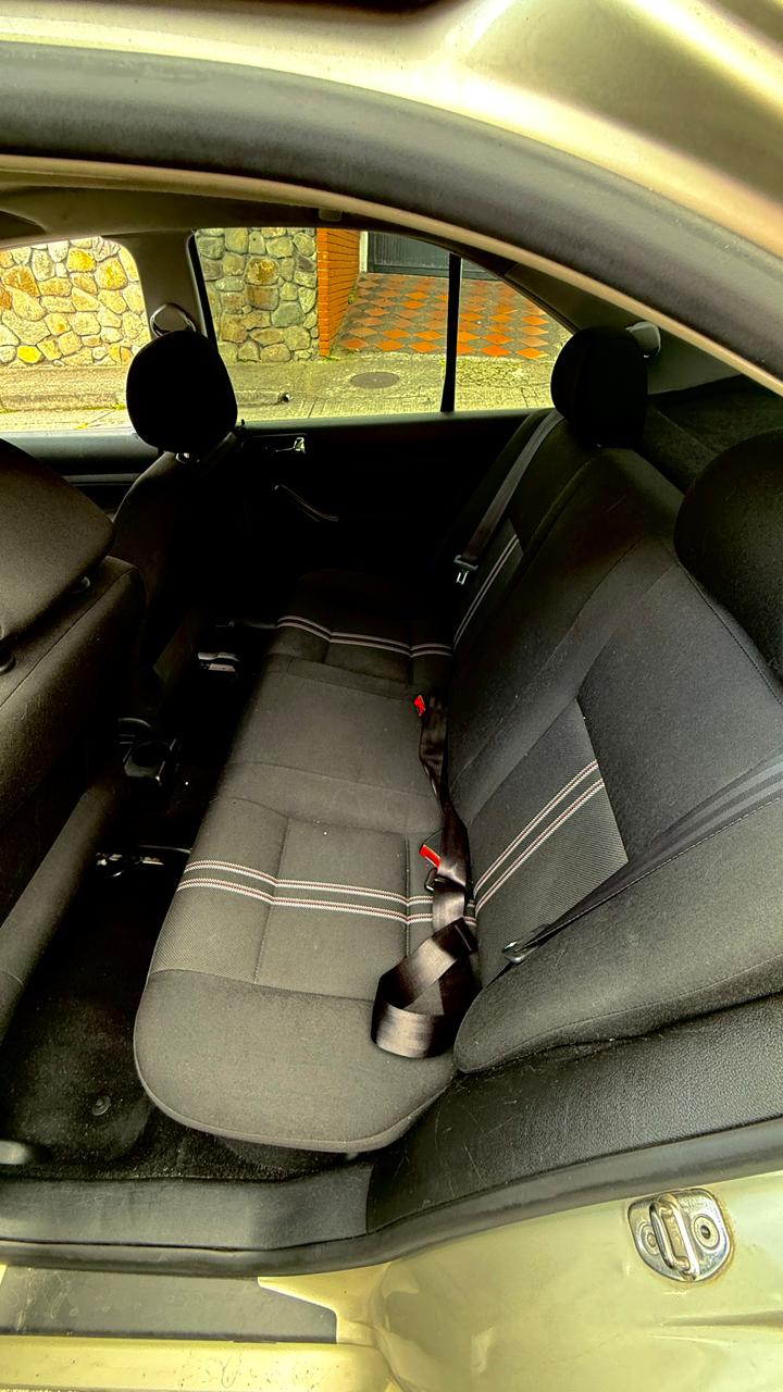 VOLKSWAGEN JETTA EUROPA CLÁSICO 2.0 2013 MECÁNICO