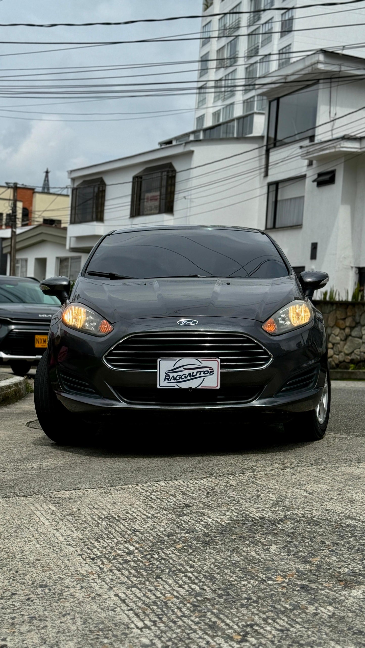 FORD FIESTA SE 1.6 HATCHBACK 2015 AUTOMÁTICO
