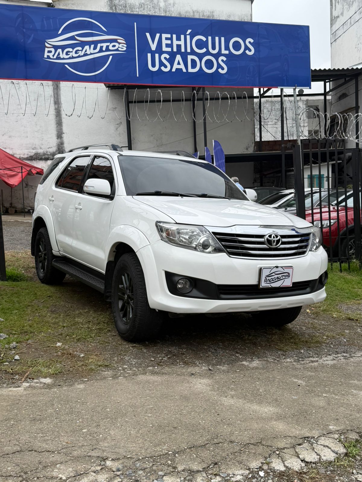 TOYOTA FORTUNER SR5 GASOLINA 4x2 2014 AUTOMÁTICA