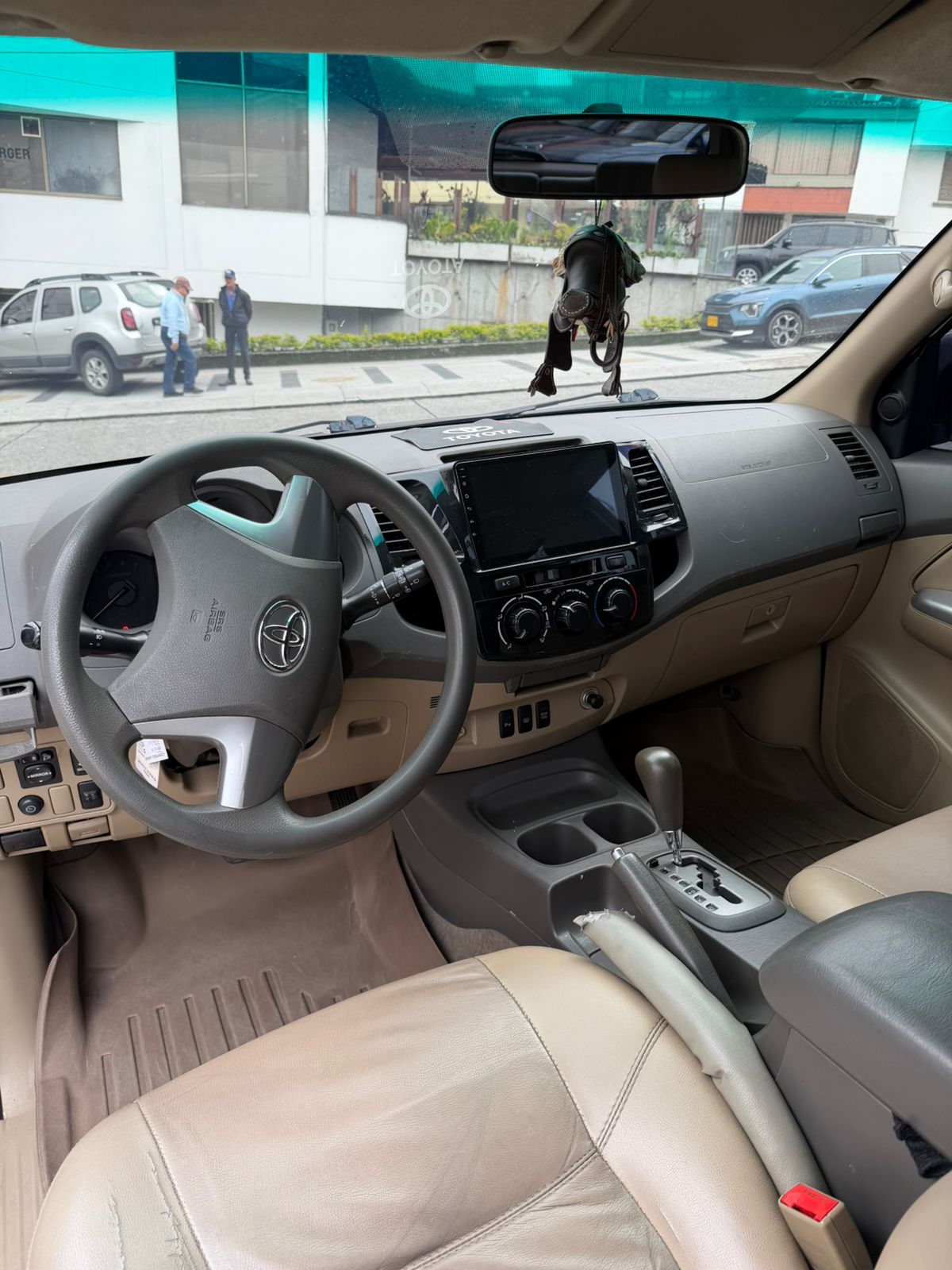 TOYOTA FORTUNER SR5 GASOLINA 4x2 2014 AUTOMÁTICA