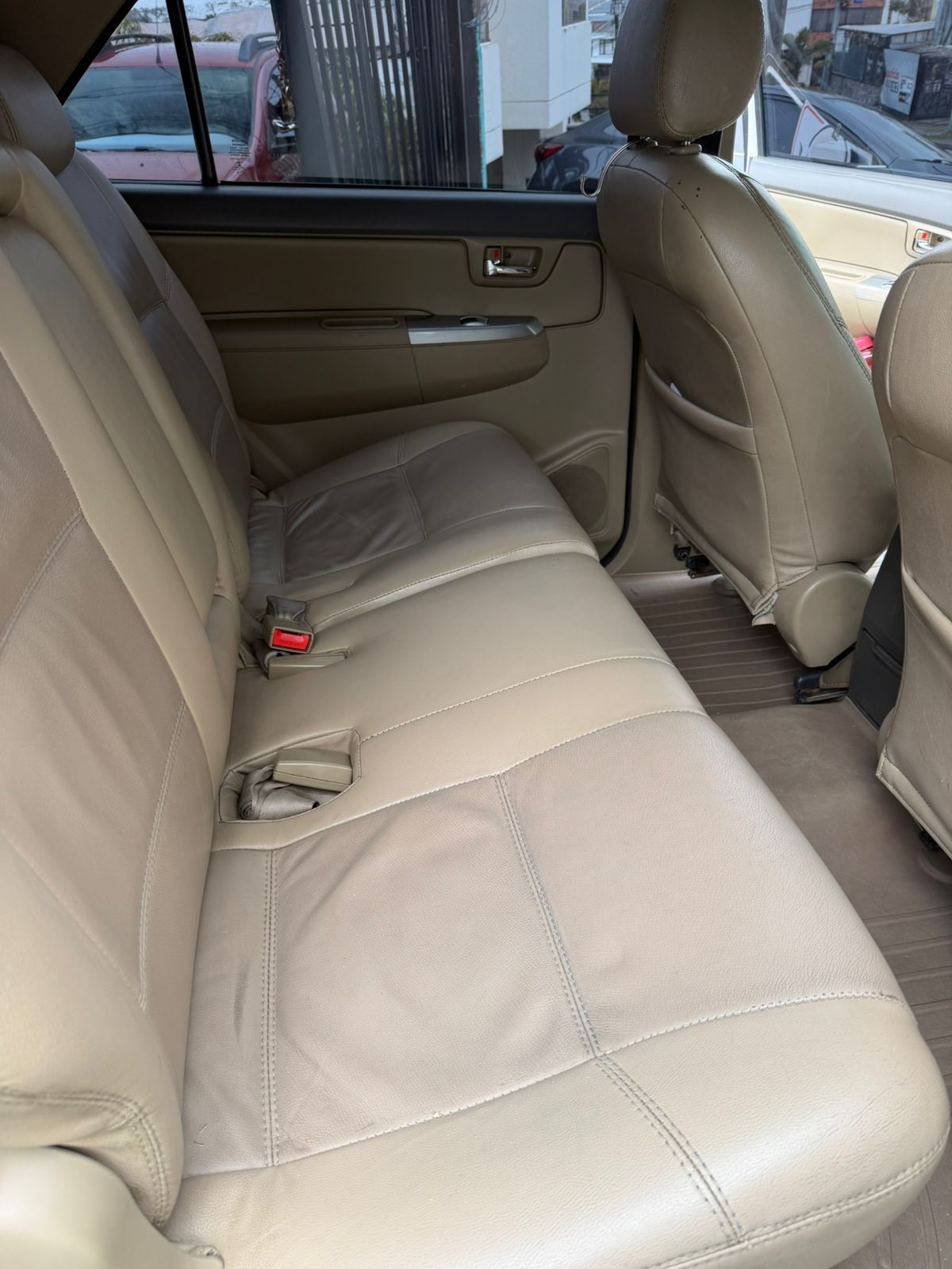 TOYOTA FORTUNER SR5 GASOLINA 4x2 2014 AUTOMÁTICA