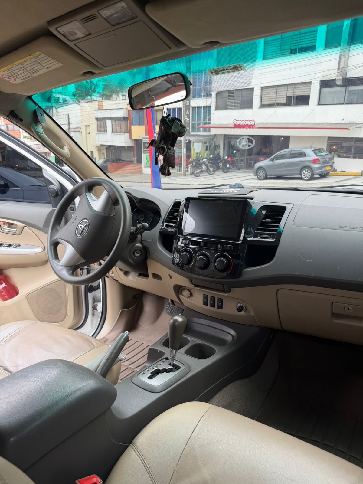 TOYOTA FORTUNER SR5 GASOLINA 4x2 2014 AUTOMÁTICA