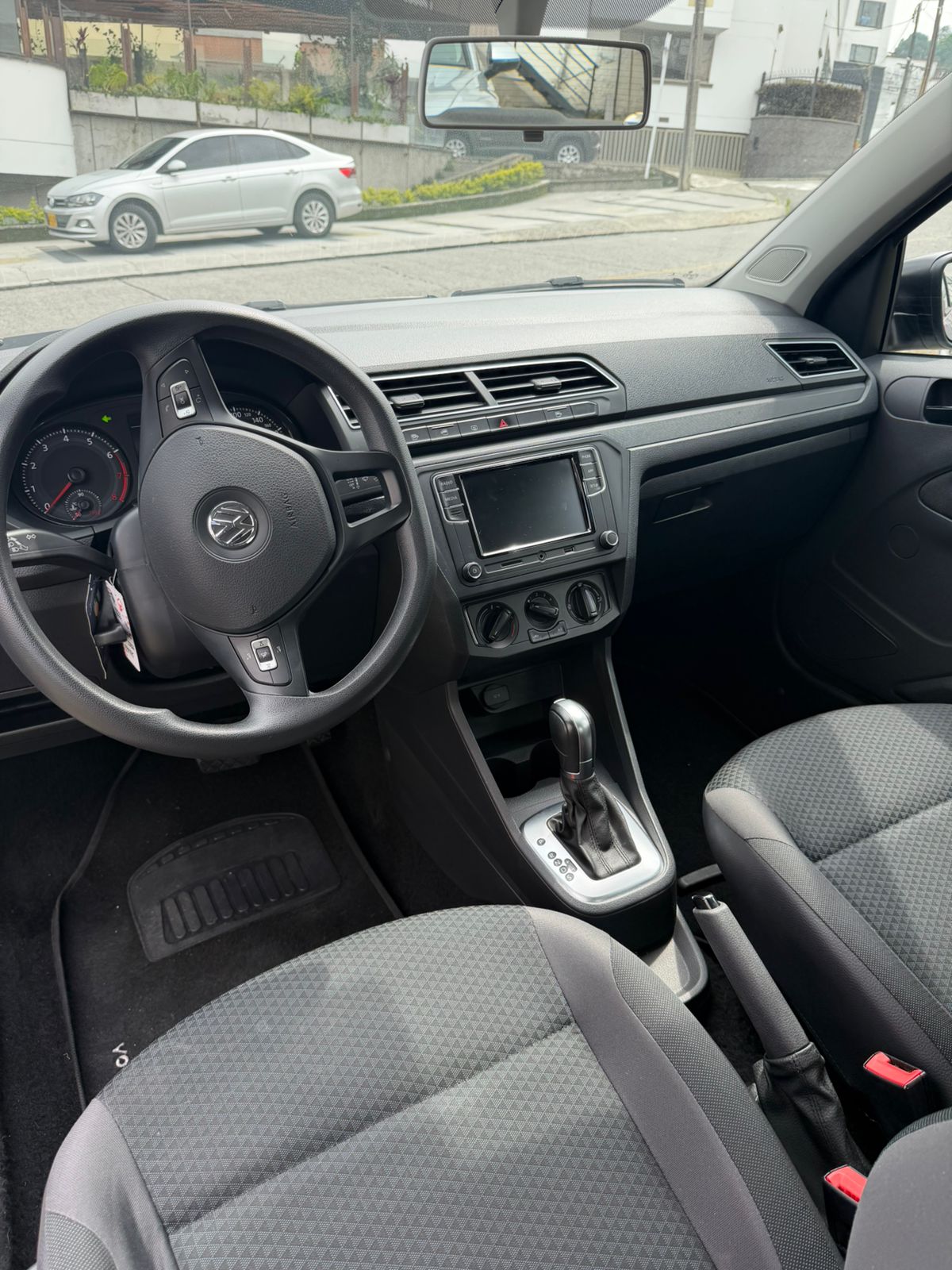 VOLKSWAGEN VOYAGE COMFORTLINE 2023 AUTOMÁTICO