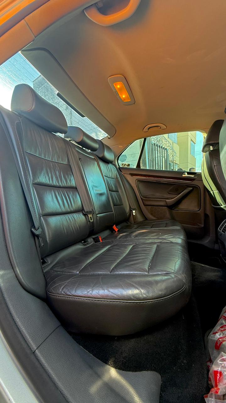 VOLKSWAGEN BORA EXCLUSIVE 2.5 2008 AUTOMÁTICO