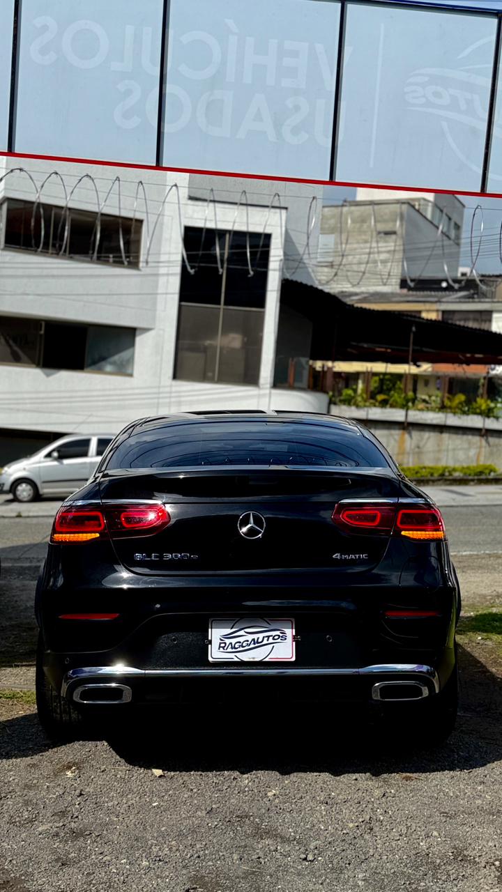 MERCEDES BENZ GLC300E 4 MATIC HÍBRIDA 2.0 TURBO PAQUETE AMG 2023 AUTOMÁTICA