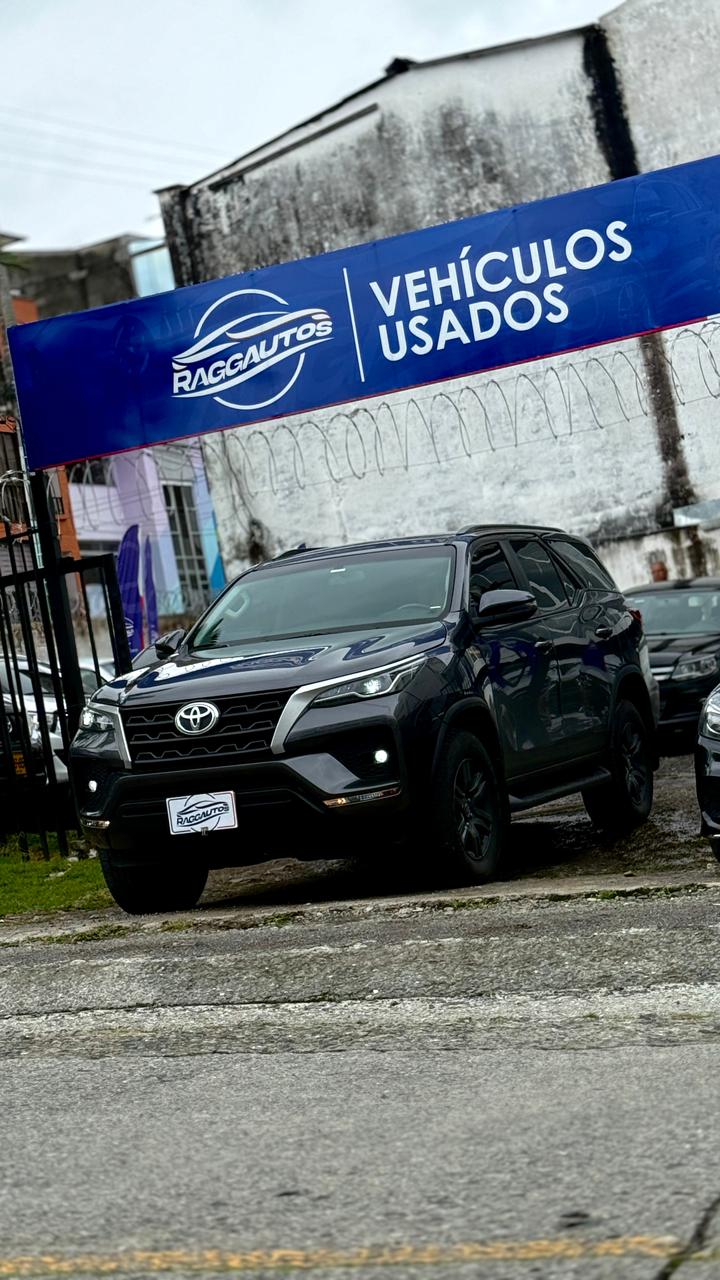 TOYOTA FORTUNER SR 2.4 TURBO 4x2 DIESEL 2024 AUTOMÁTICA