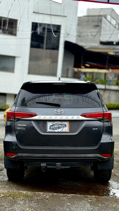 TOYOTA FORTUNER SR 2.4 TURBO 4x2 DIESEL 2024 AUTOMÁTICA