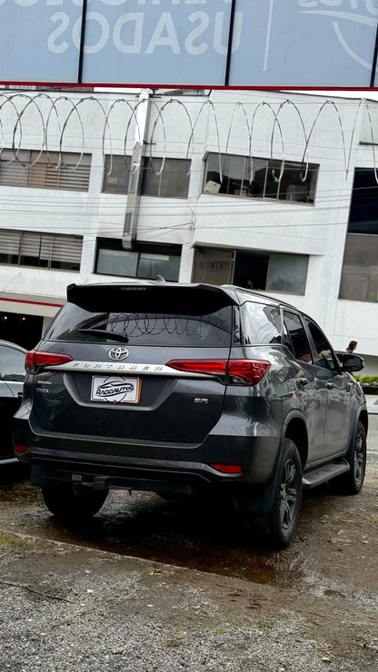 TOYOTA FORTUNER SR 2.4 TURBO 4x2 DIESEL 2024 AUTOMÁTICA