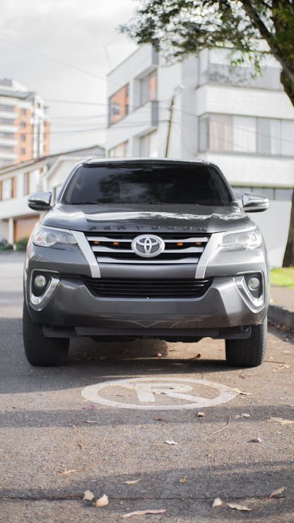 TOYOTA FORTUNER 2.4 DIESEL 4x2 2019 AUTOMÁTICA