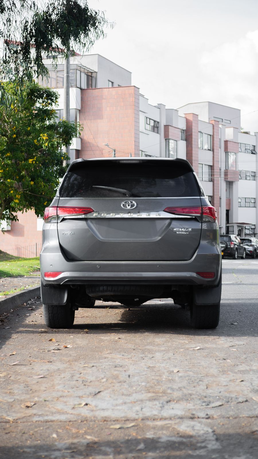 TOYOTA FORTUNER 2.4 DIESEL 4x2 2019 AUTOMÁTICA