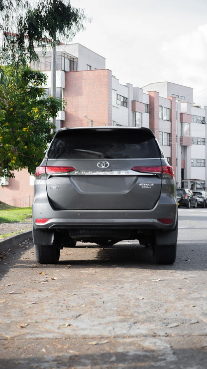 TOYOTA FORTUNER 2.4 DIESEL 4x2 2019 AUTOMÁTICA