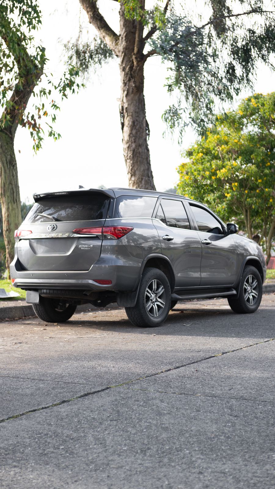 TOYOTA FORTUNER 2.4 DIESEL 4x2 2019 AUTOMÁTICA
