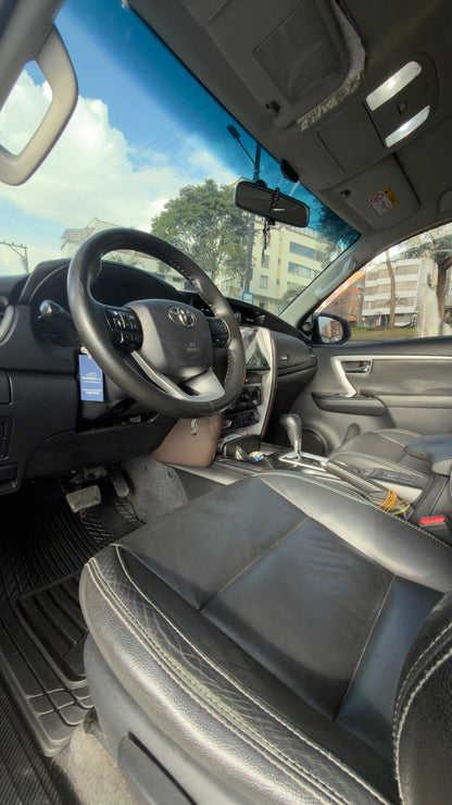 TOYOTA FORTUNER 2.4 DIESEL 4x2 2019 AUTOMÁTICA