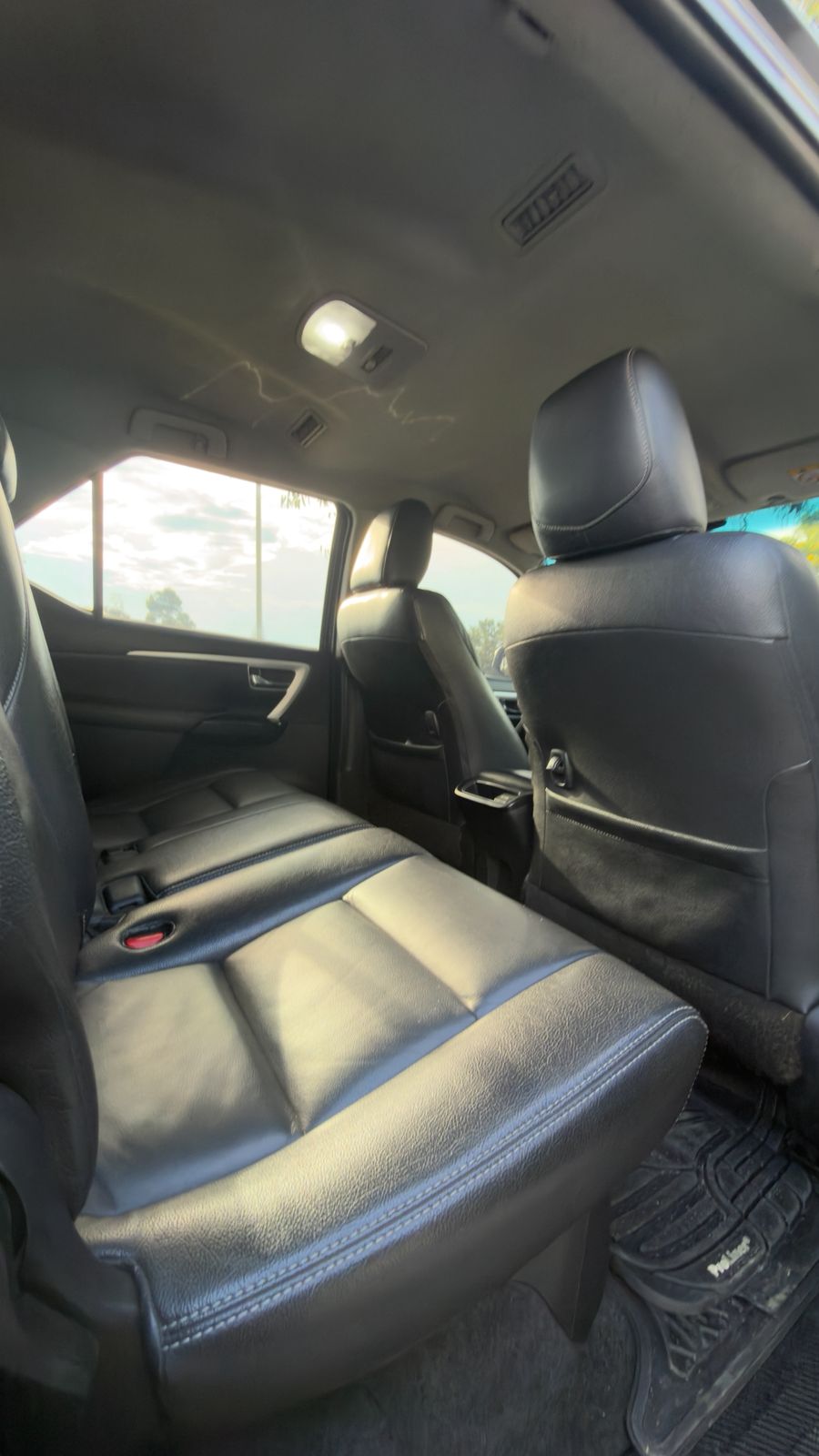 TOYOTA FORTUNER 2.4 DIESEL 4x2 2019 AUTOMÁTICA