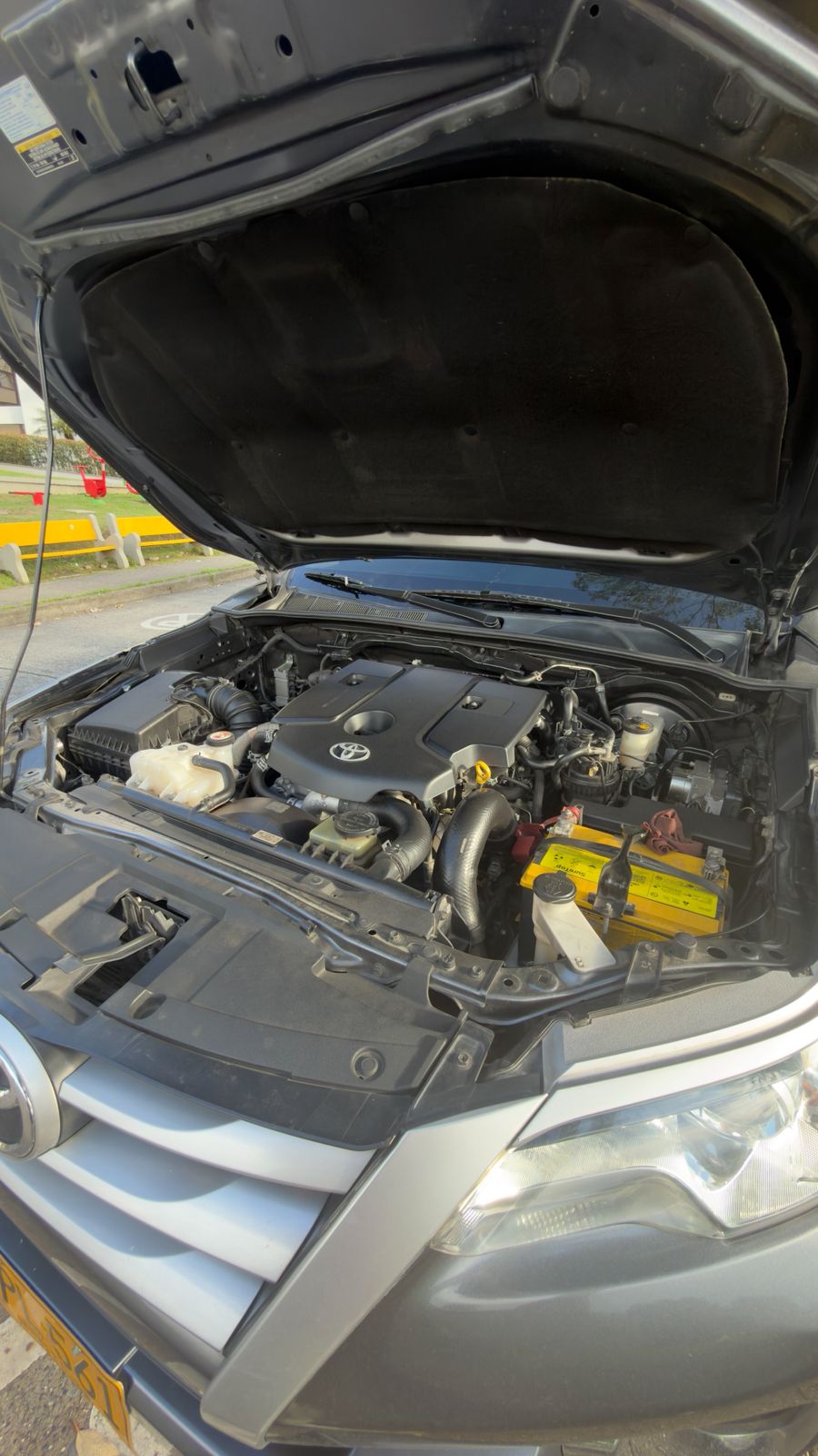 TOYOTA FORTUNER 2.4 DIESEL 4x2 2019 AUTOMÁTICA
