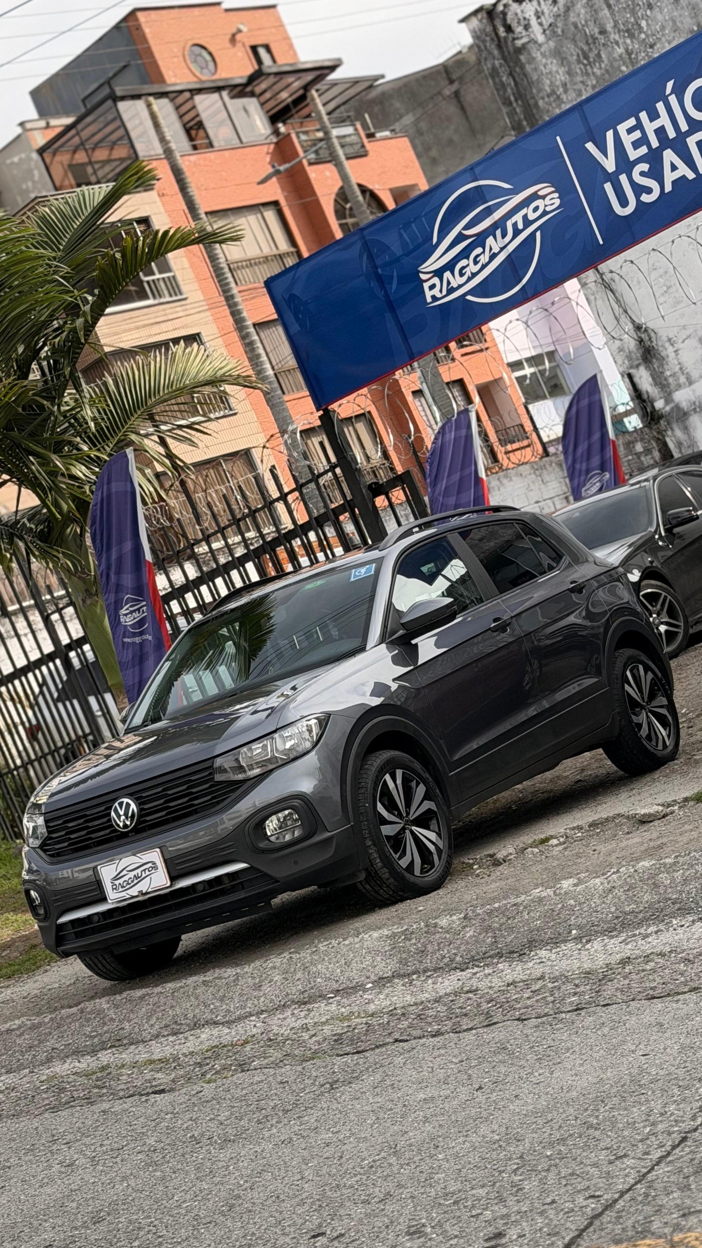 VOLKSWAGEN T-CROSS TRENDLINE 1.0 TSI 2022 AUTOMÁTICA
