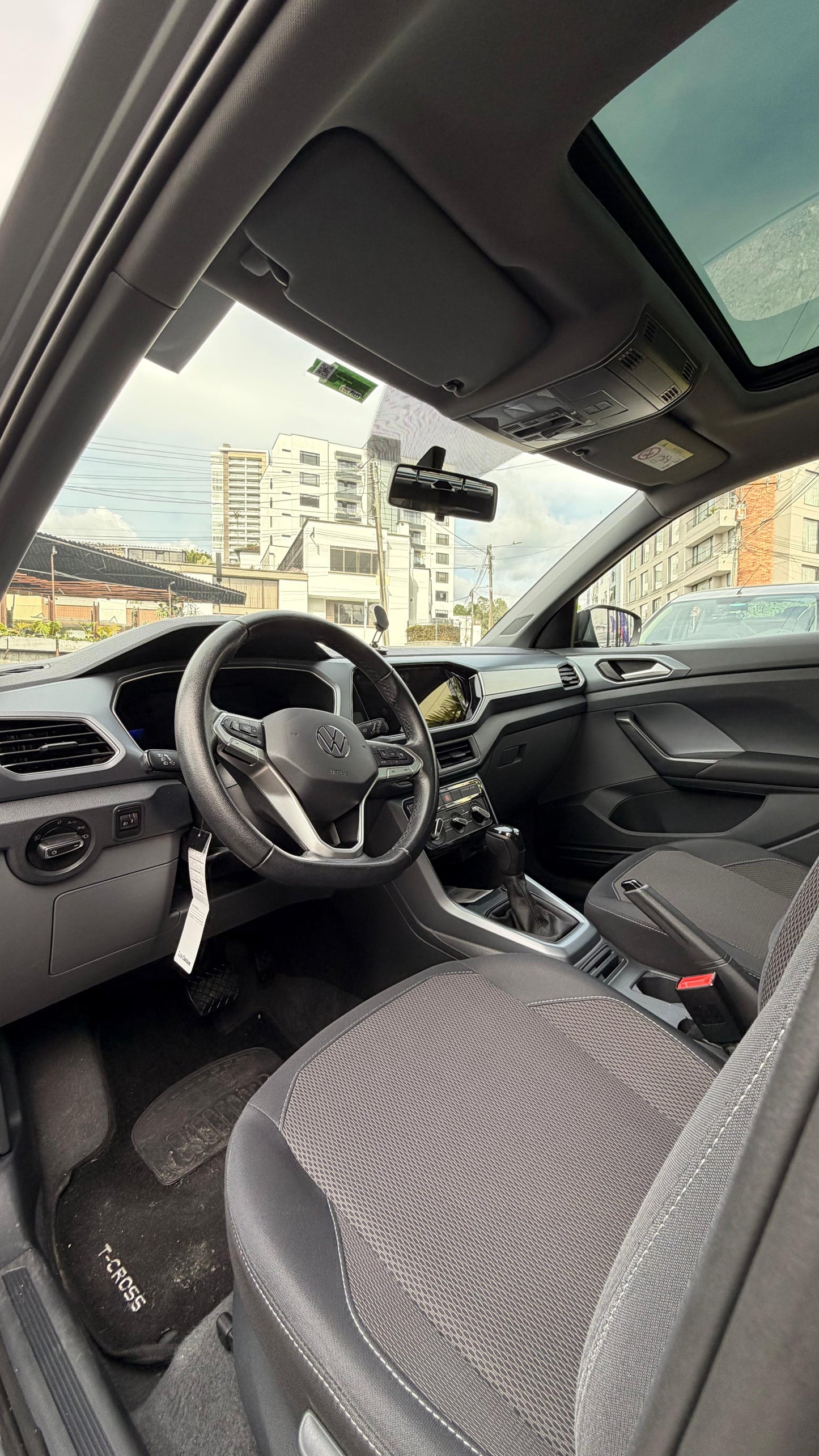 VOLKSWAGEN T-CROSS TRENDLINE 1.0 TSI 2022 AUTOMÁTICA