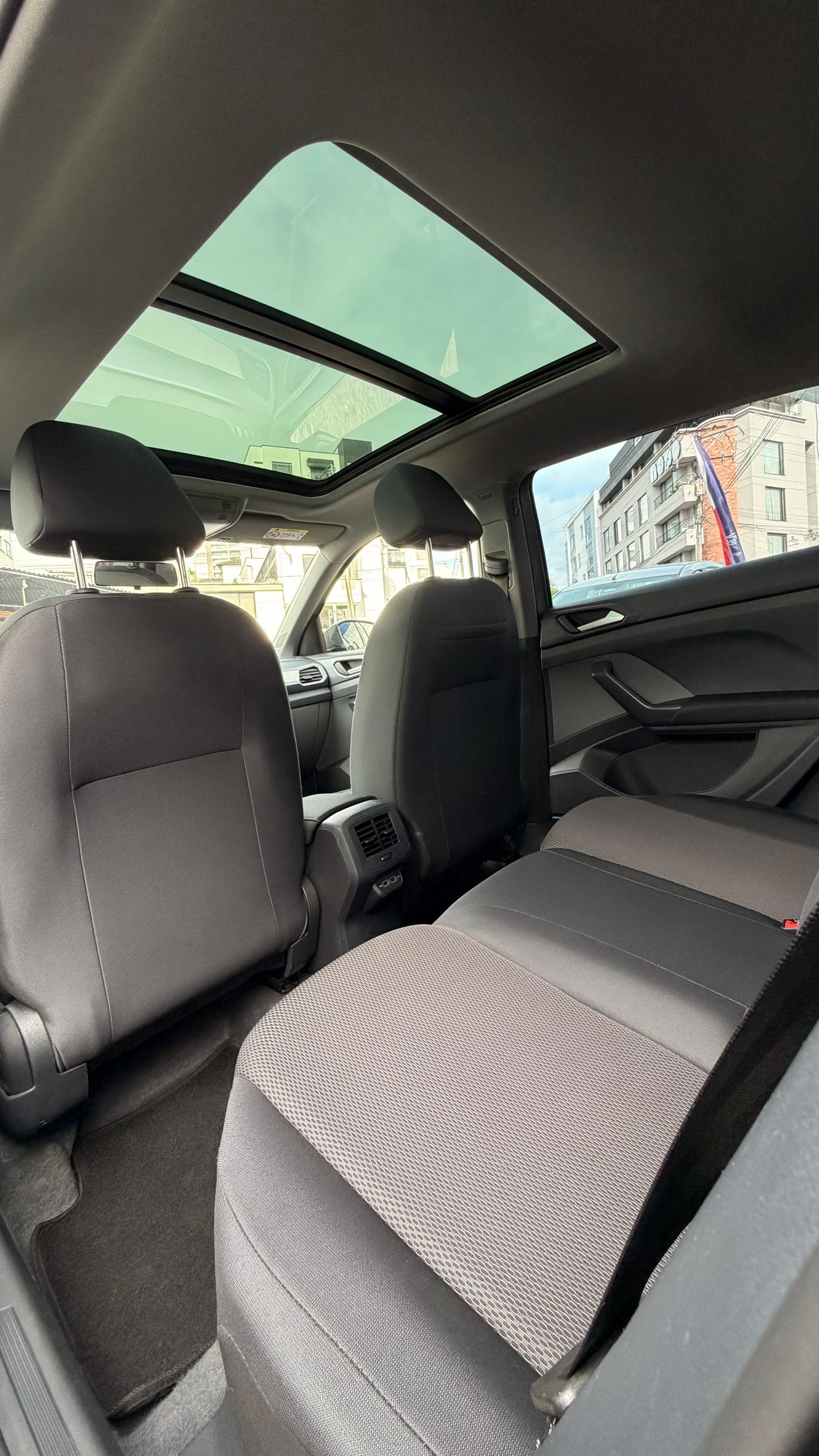 VOLKSWAGEN T-CROSS TRENDLINE 1.0 TSI 2022 AUTOMÁTICA